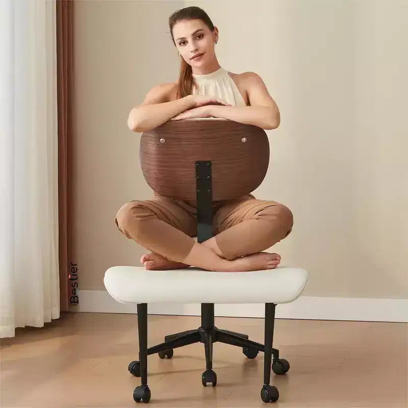 Chaise ergonomique en PU avec support lombaire en bois courbé et roulettes pour le yoga et la méditation
