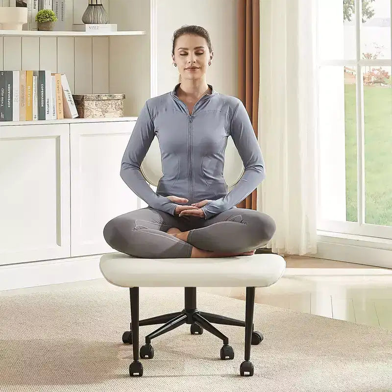 Chaise ergonomique en PU avec support lombaire en bois courbé et roulettes pour le yoga et la méditation