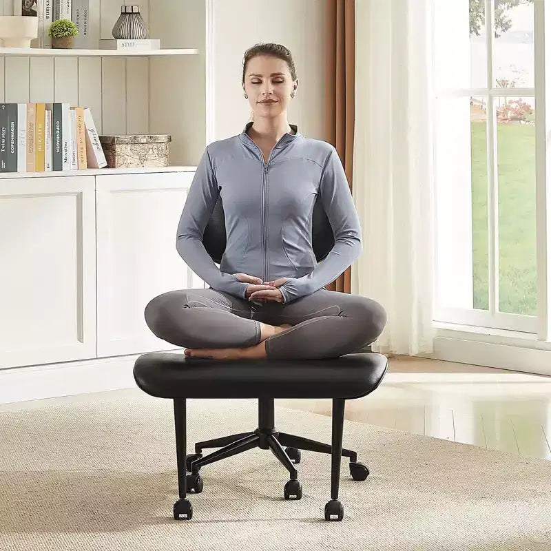 Chaise ergonomique en PU avec support lombaire en bois courbé et roulettes pour le yoga et la méditation