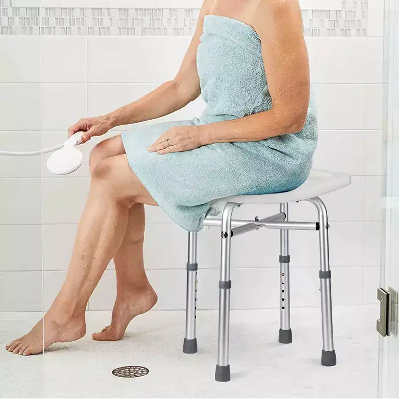 Banc de douche Chaise de douche pour salle de bain baignoire avec pieds réglables en hauteur, supporte 159 kg, antidérapant