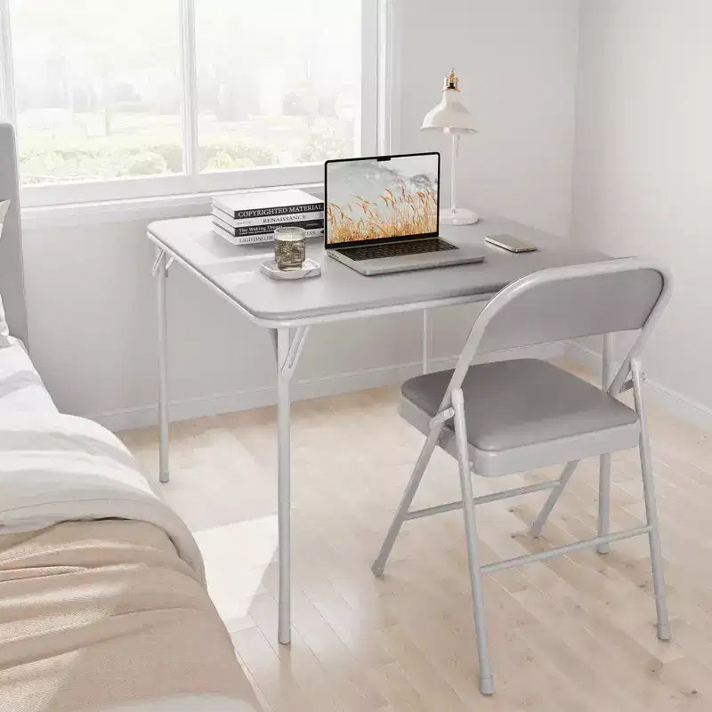 Table carrée pliante portable avec pieds pliables et rembourrage en vinyle, fabriquée en métal, convient comme bureau, table de jeu d'échecs ou table de jeux de société