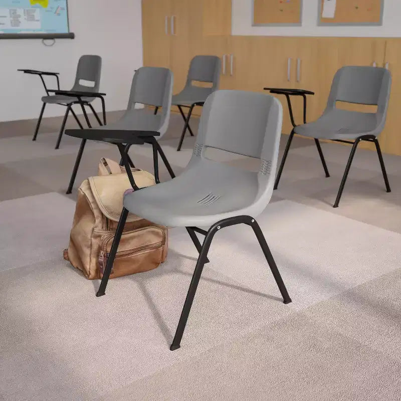 Chaise ergonomique Flash Furniture avec tablette rabattable à droite