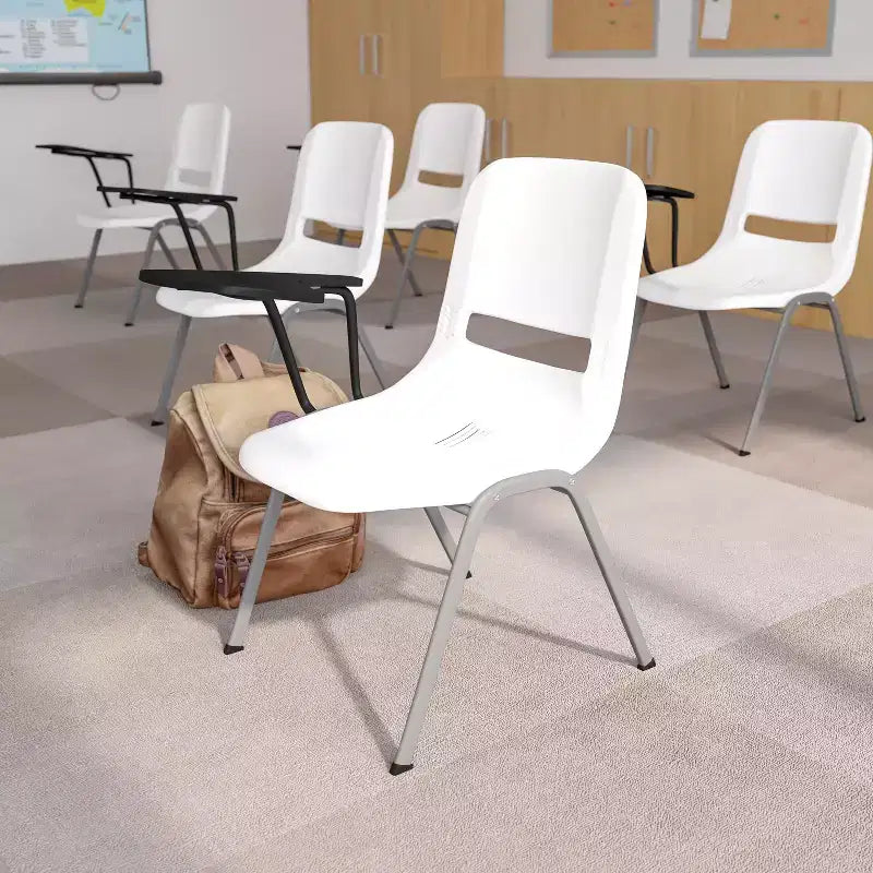 Chaise ergonomique Flash Furniture avec tablette rabattable à droite